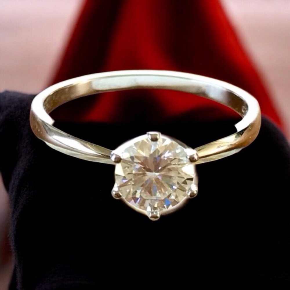 🆕 1CT .925 Silver Moissanite Ring Size 7